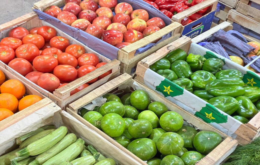 Los precios de frutas y verduras se mantienen accesibles pese a las fiestas